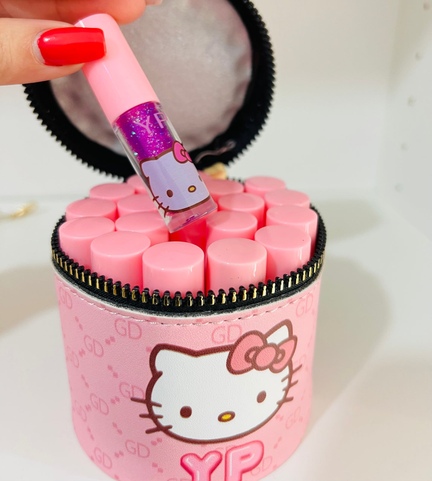 MINI BEAUTY HELLO KITTY + 20 LIP GLOSS
