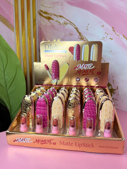 Matte Lip Stick Moment
